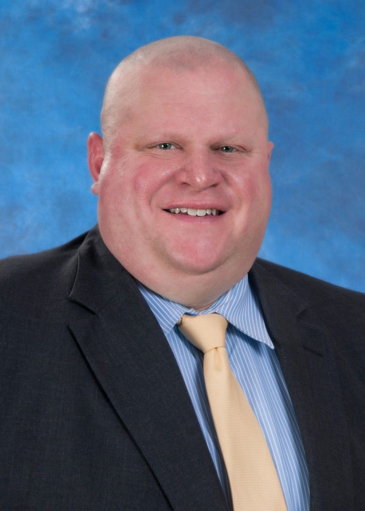 Headshot of Thomas Ess