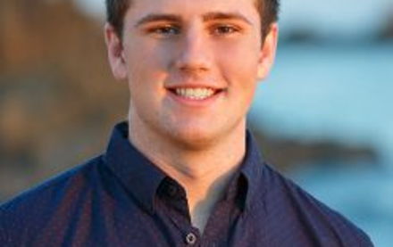 Alpha Phi collegian volunteers at COVID-19 test site Image for Alpha Phi collegian volunteers at COVID-19 test site