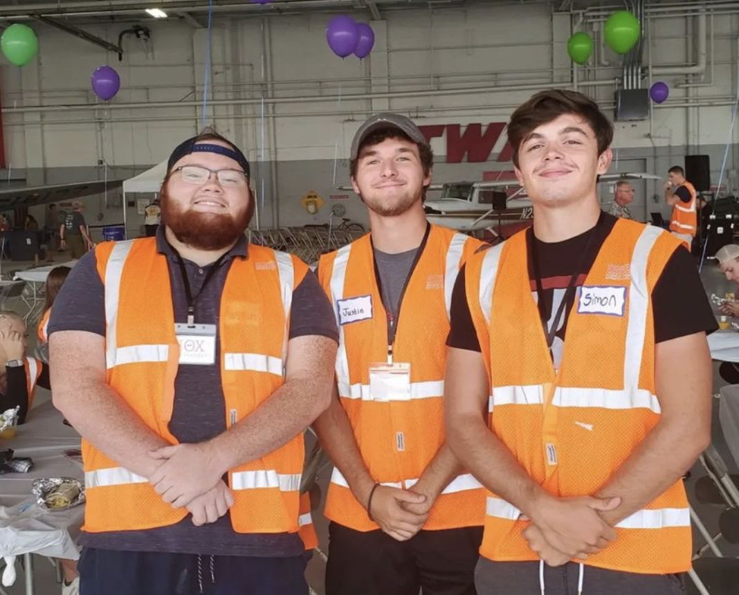 Epsilon Phi brothers at airport Epsilon Phi brothers at airport